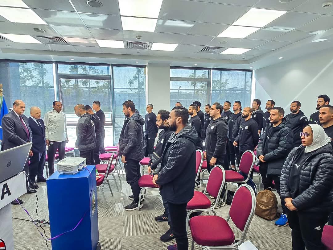 رئيس اتحاد الكرة يفتتح دورة المسار السريع لمدربى المستقبل 2 405