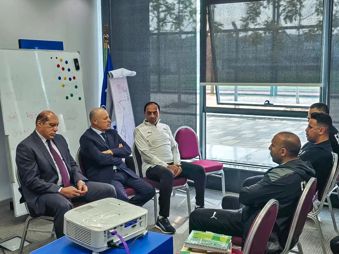 رئيس اتحاد الكرة يفتتح دورة المسار السريع لمدربى المستقبل 5 406