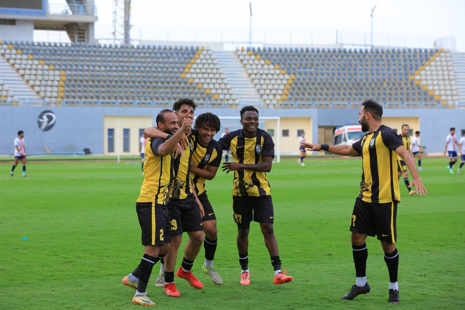 المقاولون يعود للدوري الممتاز بعد موسم واحد ويتصدر المحترفين 2 675