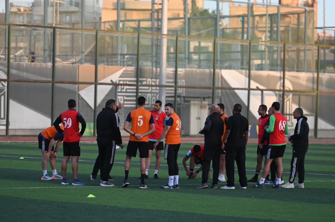 أوسكار رويز يشرف على معسكر تطوير حكام دوري نايل 2 363