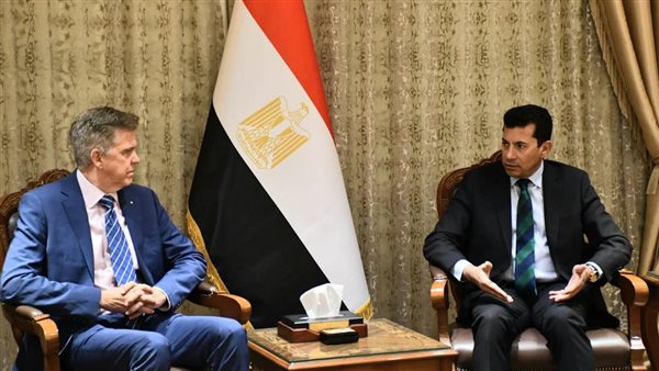 تفاصيل لقاء وزير