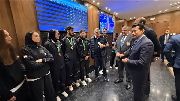 وزير الرياضة يستقبل