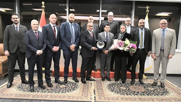 وزير الشباب والرياضة