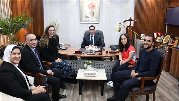 وزير الرياضة يلتقي