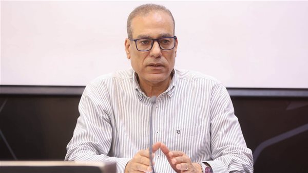 مصطفي عزام 